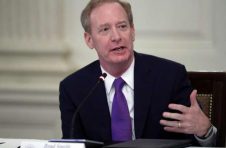 微软与亚马逊，IBM一起宣布不会将面部识别软件出售给警察