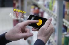 苹果新iPhone中国预订量3日超过15万部