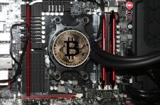 硅谷斗士黄仁勋：英伟达通过技术迭代超越英特尔