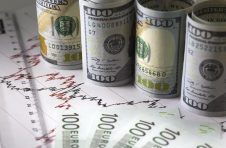 MicroStrategy CEO：需要将资金转移到加密货币中实现增长