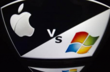 微软CEO萨提亚·纳德拉专门登台阐述了这套新系统如何彰显微软与苹果之间的差异