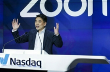Zoom第二季度总营收为10.215亿美元，与同期相比增长54%