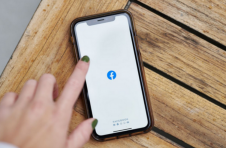 Facebook中增加了源自Messenger的语音和视频通话功能