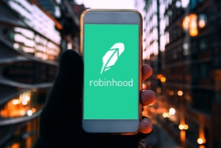 Robinhood大力宣扬的“让普通投资者受益”营销活动的效果与其初衷适得其反