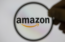 美国参议员致信亚马逊新任CEO：生物识别掌纹扫描设备“AmazonOne”严重质疑