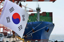 韩国今年的进出口贸易总额突破1万亿美元
