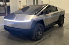 特斯拉Cybertruck交付难，不少人考虑退单