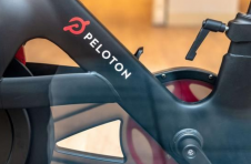 互联网健身平台Peloton两位联合创始人卸任