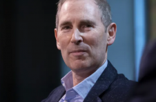 亚马逊CEO：不打算强制要求员工返回办公室办公