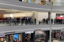 苹果美国最新零售店开业，将赠送购物者一个特别手提袋